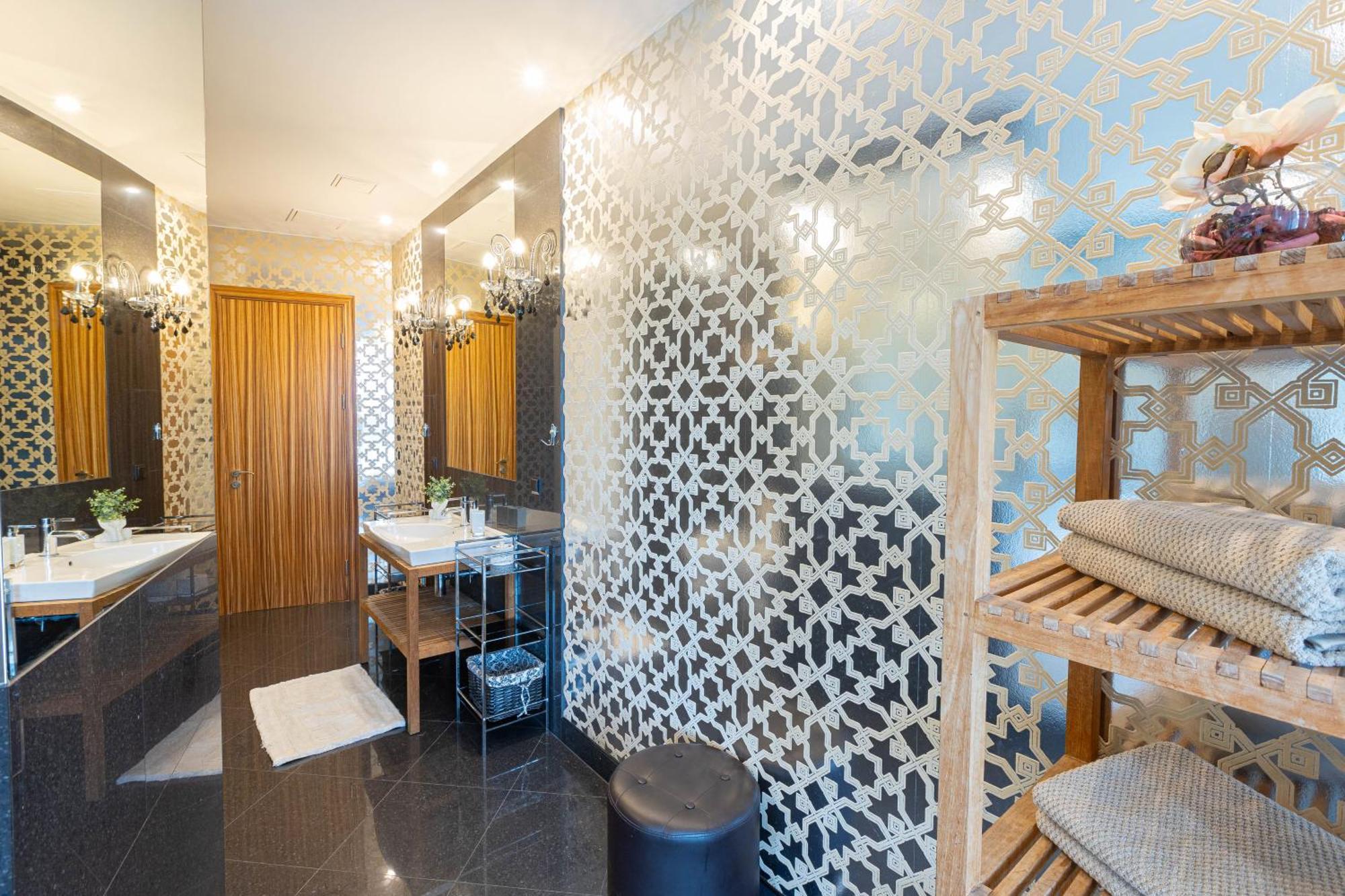 Royal Suites Whith Free Parking Riga Eksteriør billede
