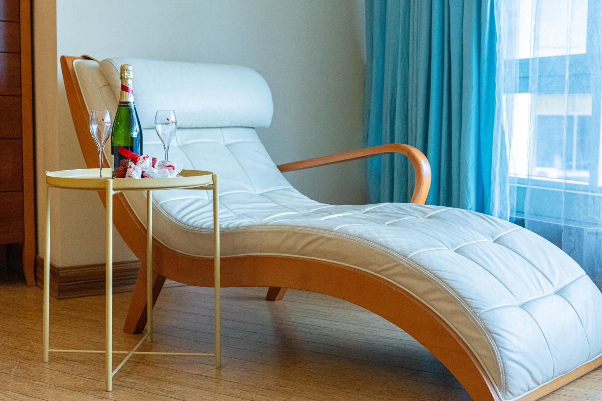 Royal Suites Whith Free Parking Riga Eksteriør billede