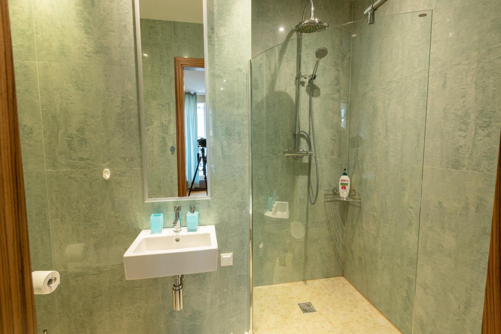 Royal Suites Whith Free Parking Riga Eksteriør billede