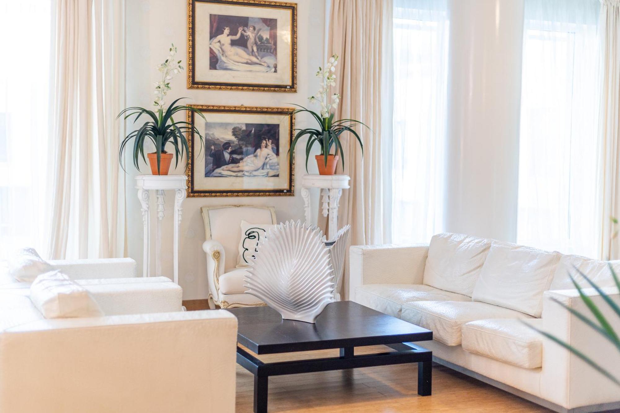 Royal Suites Whith Free Parking Riga Eksteriør billede