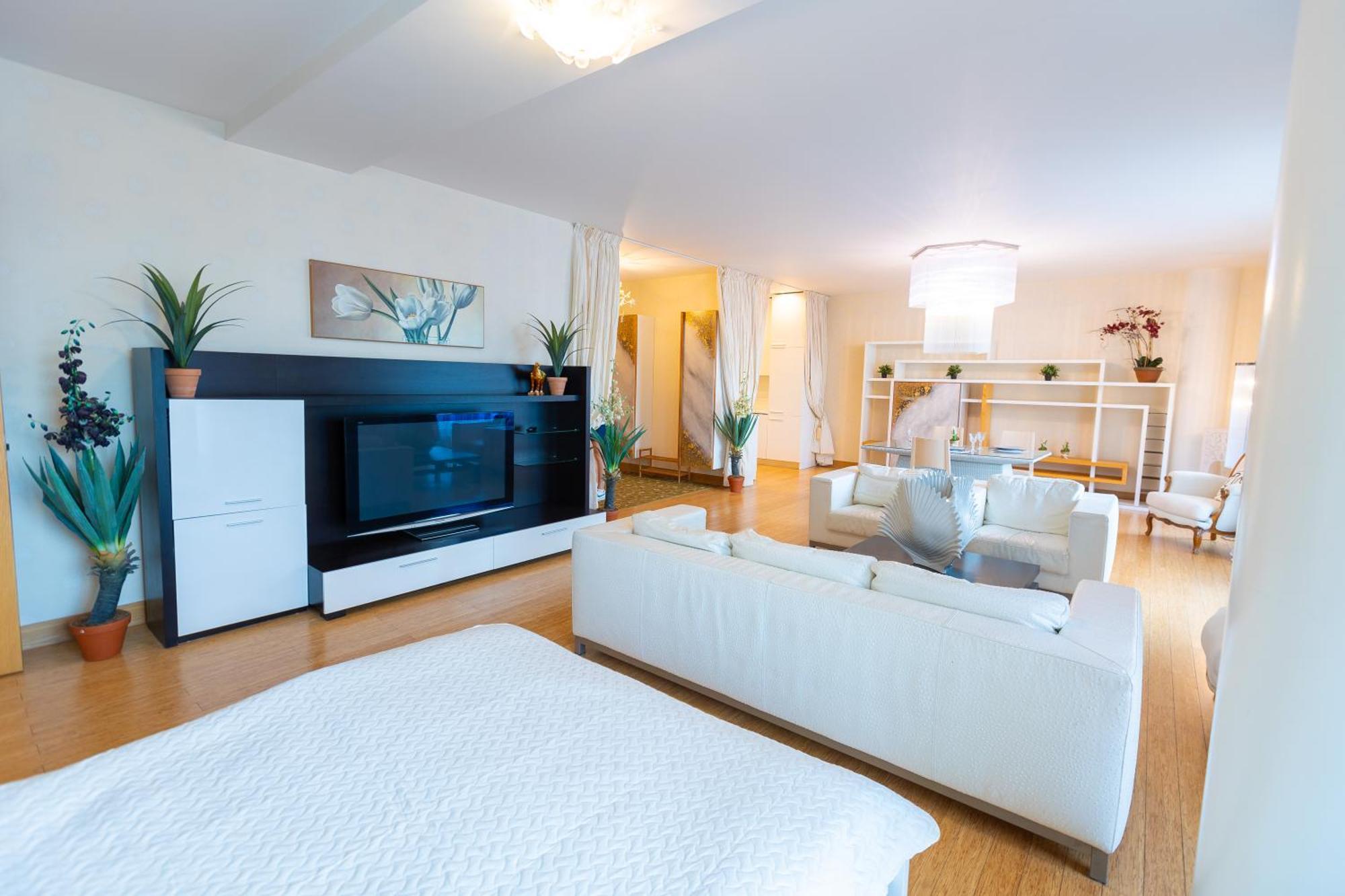 Royal Suites Whith Free Parking Riga Eksteriør billede